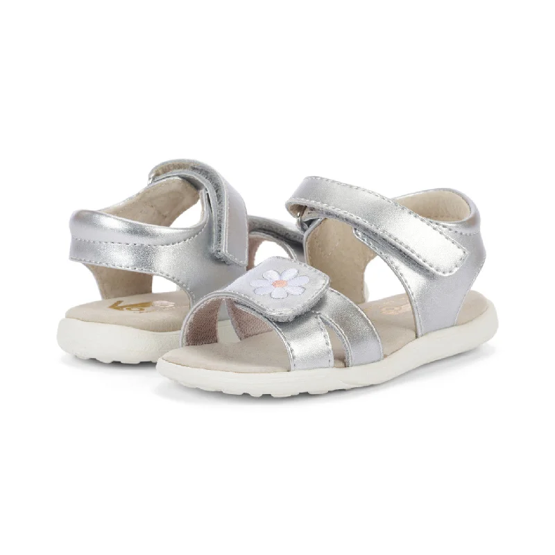 See Kai Run Olivia III | Silver/Flower Little Kids Sandals